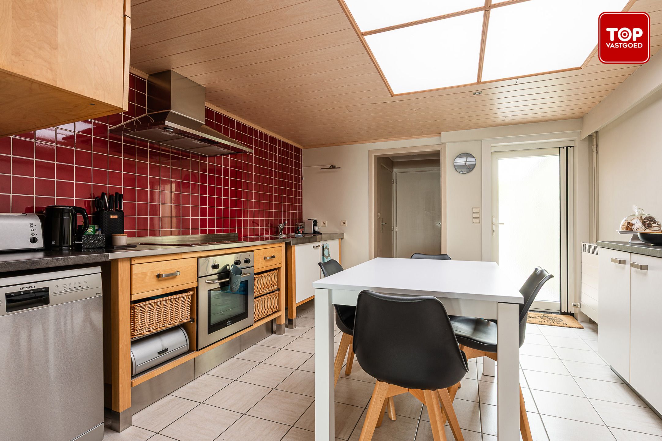 Instapklare woning met 2 slaapkamers en ruime koer in hartje Gentbrugge. foto 6