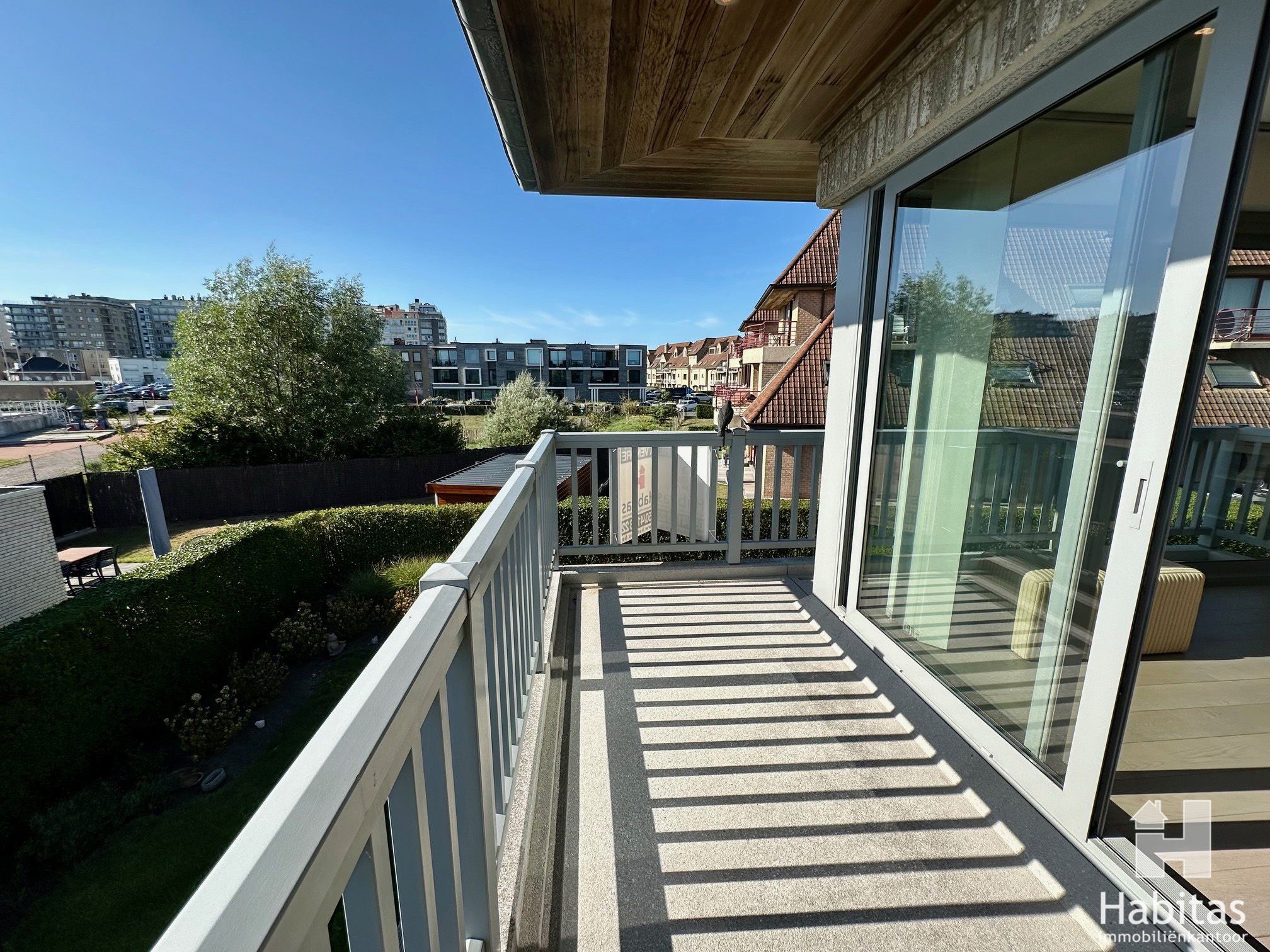Instapklaar appartement in een recent gebouwde villa-residentie foto 3