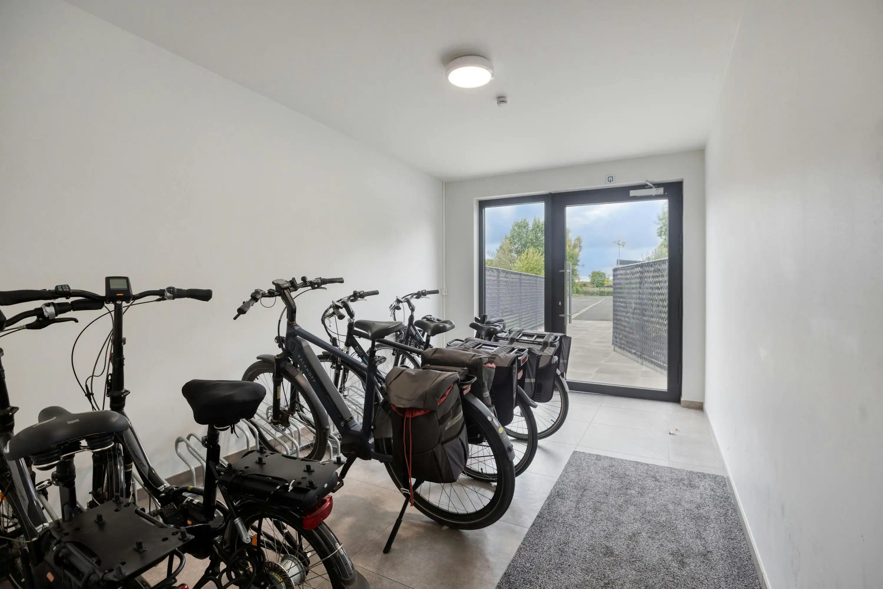 Ruim appartement te koop in Ieper met 3 kamers foto 18