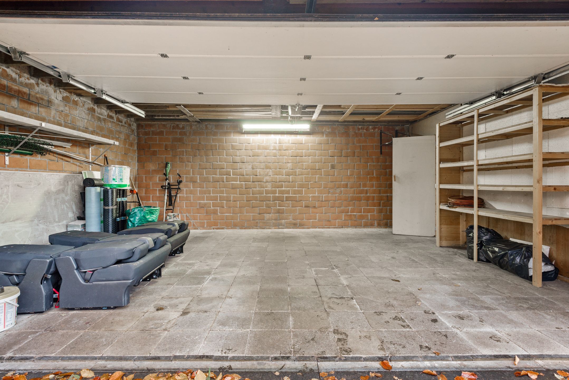 Halfopen woning met grote garage vlakbij centrum Kapellen ! foto 19