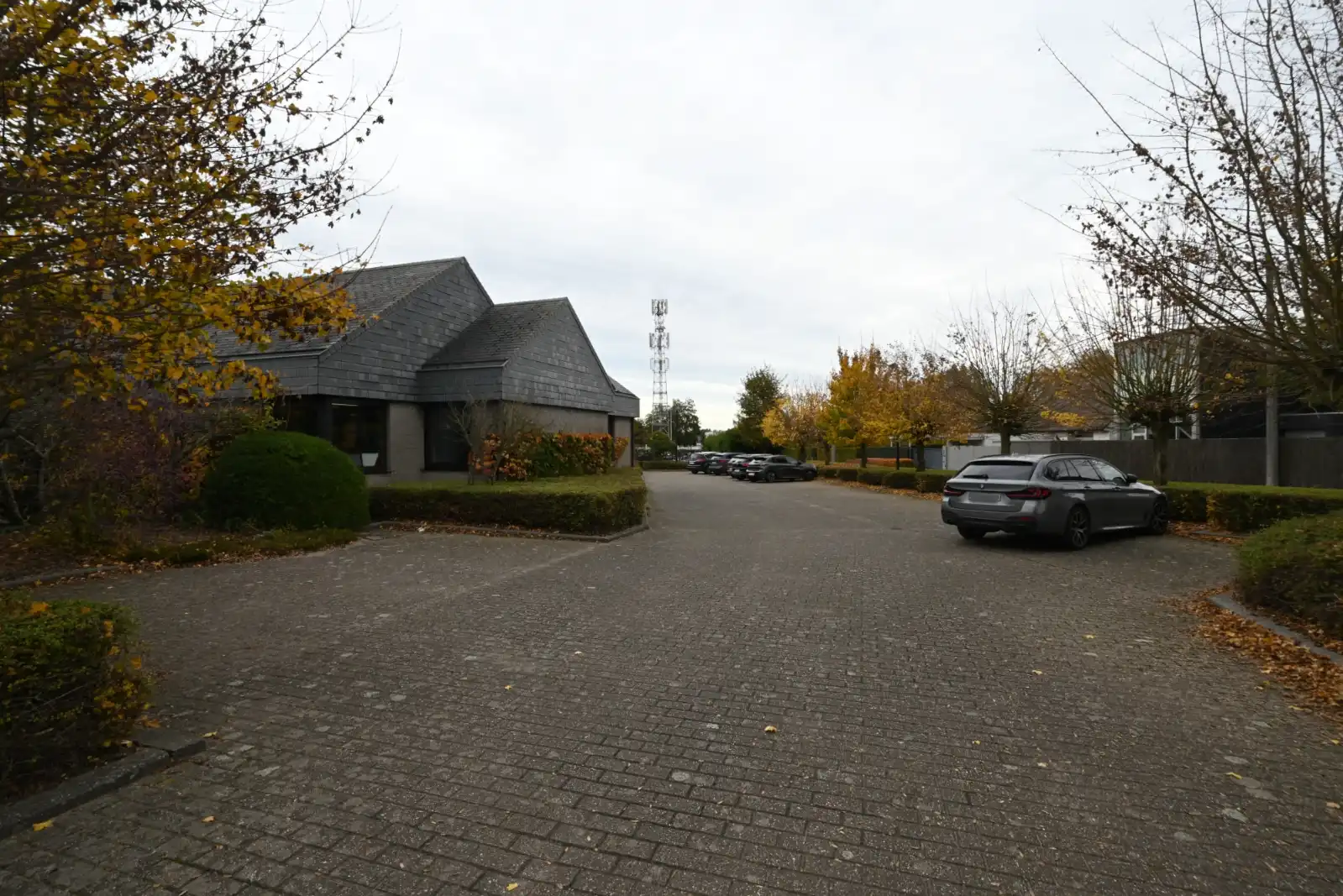 Praktijk-/ kantoorruimte op een commerciële locatie! foto 7