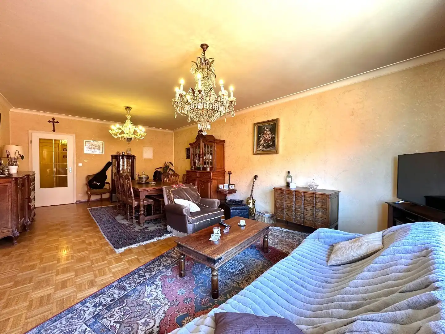 Ruim appartement met 2 slaapkamers en 2 terrassen in het centrum van Tongeren. foto 5