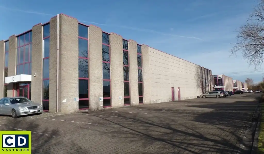 Magazijn met kantoren te huur langsheen A12  te Schelle foto 7