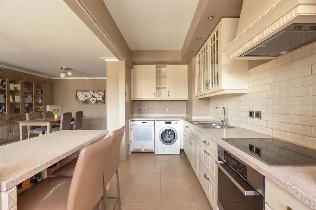 Instapklaar appartement met optionele parkeerplaats foto 5