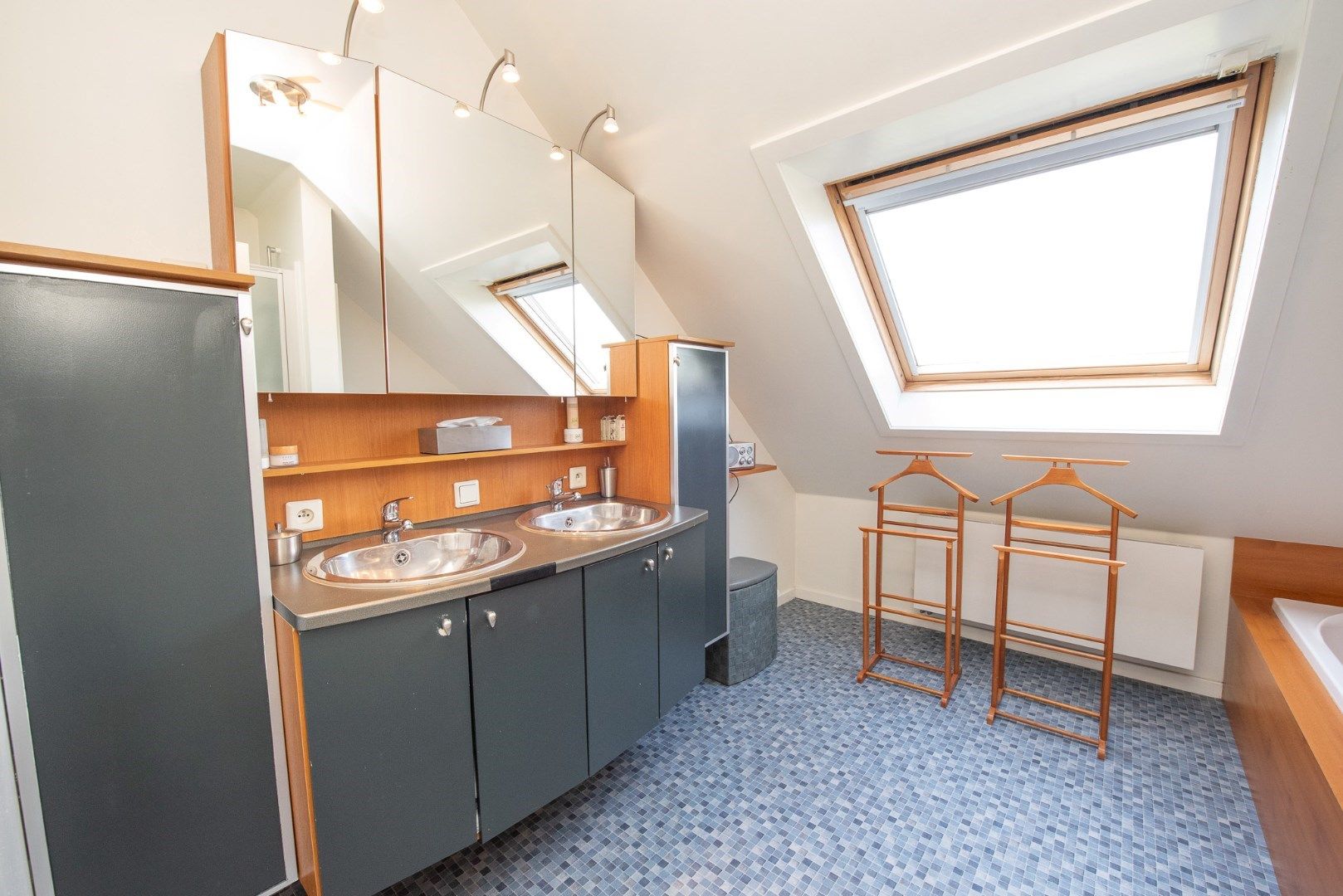 Te koop in Zulte – Alleenstaande villa met karakter op toplocatie  foto 19