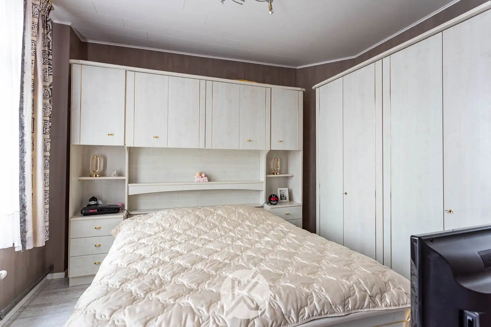 Instapklare rijwoning op gunstige ligging foto 12