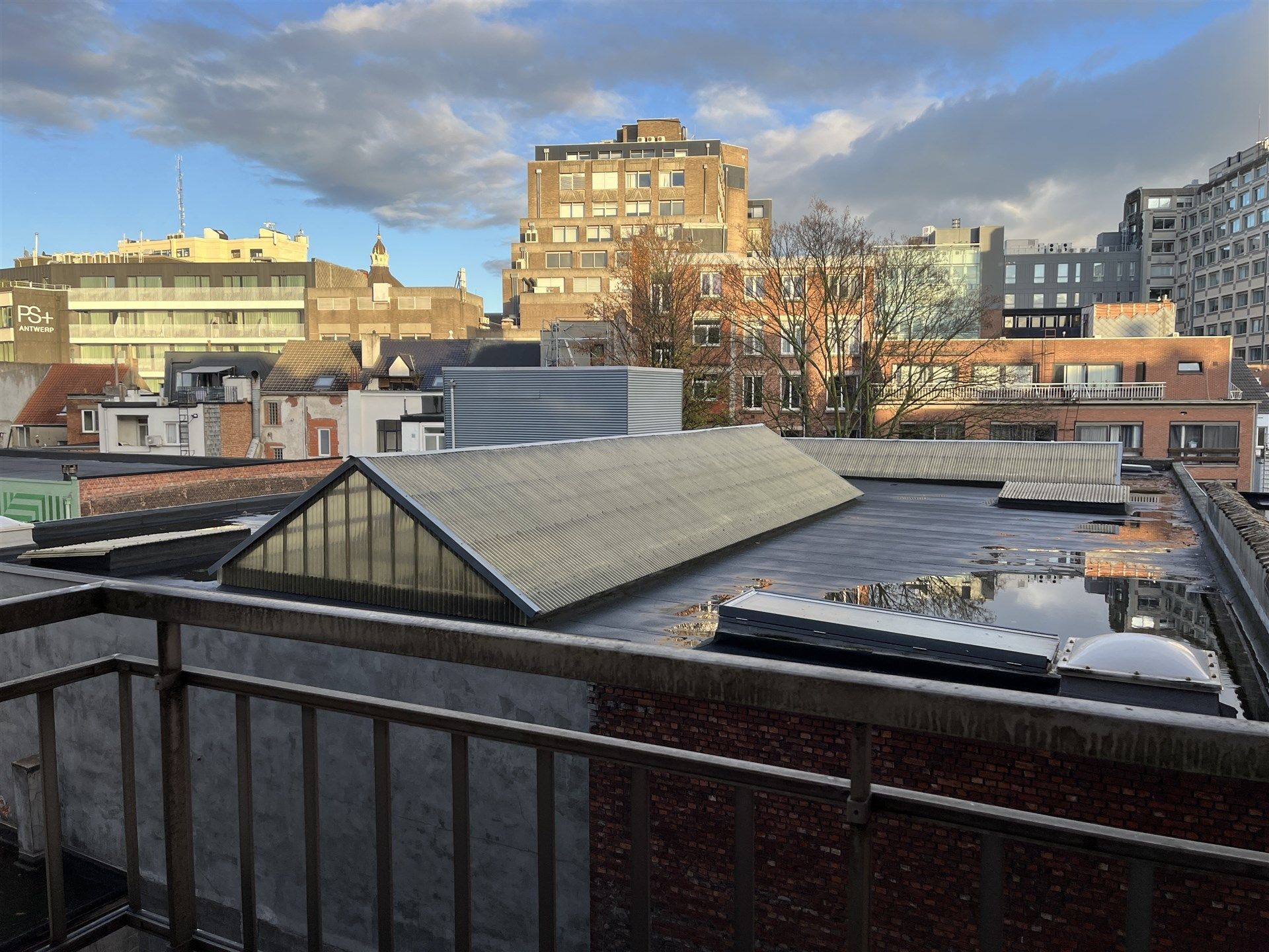 Appartement met terras op zeer gunstige locactie!  foto 9