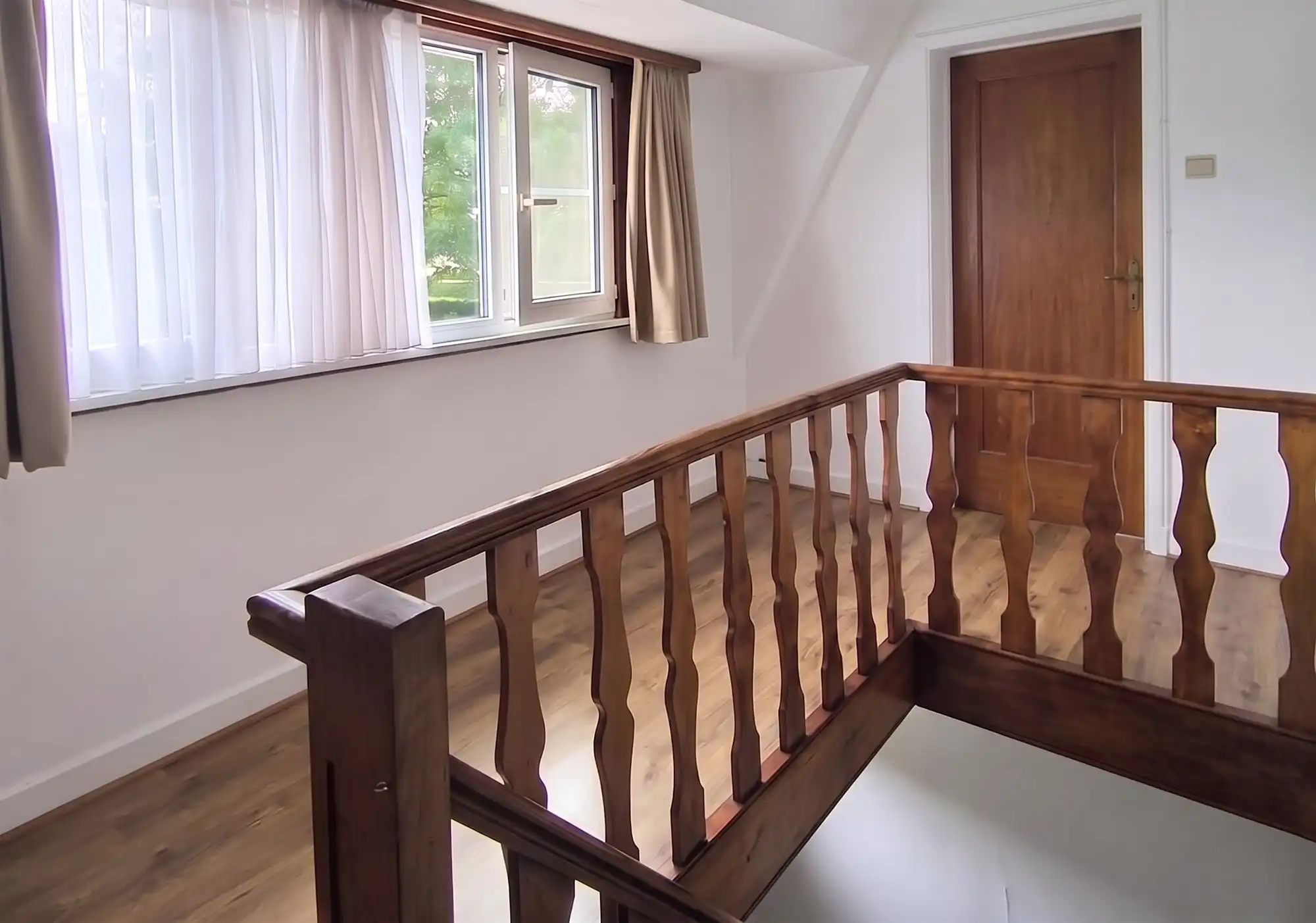 Landelijk woonhuis met 2 slaapkamers, grote tuin en carport/berging foto 13