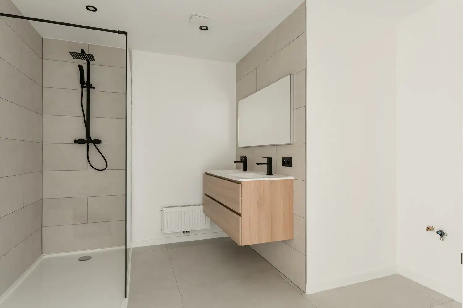 Volledig vernieuwd appartement op de bovenste verdieping – instapklaar wonen foto 13