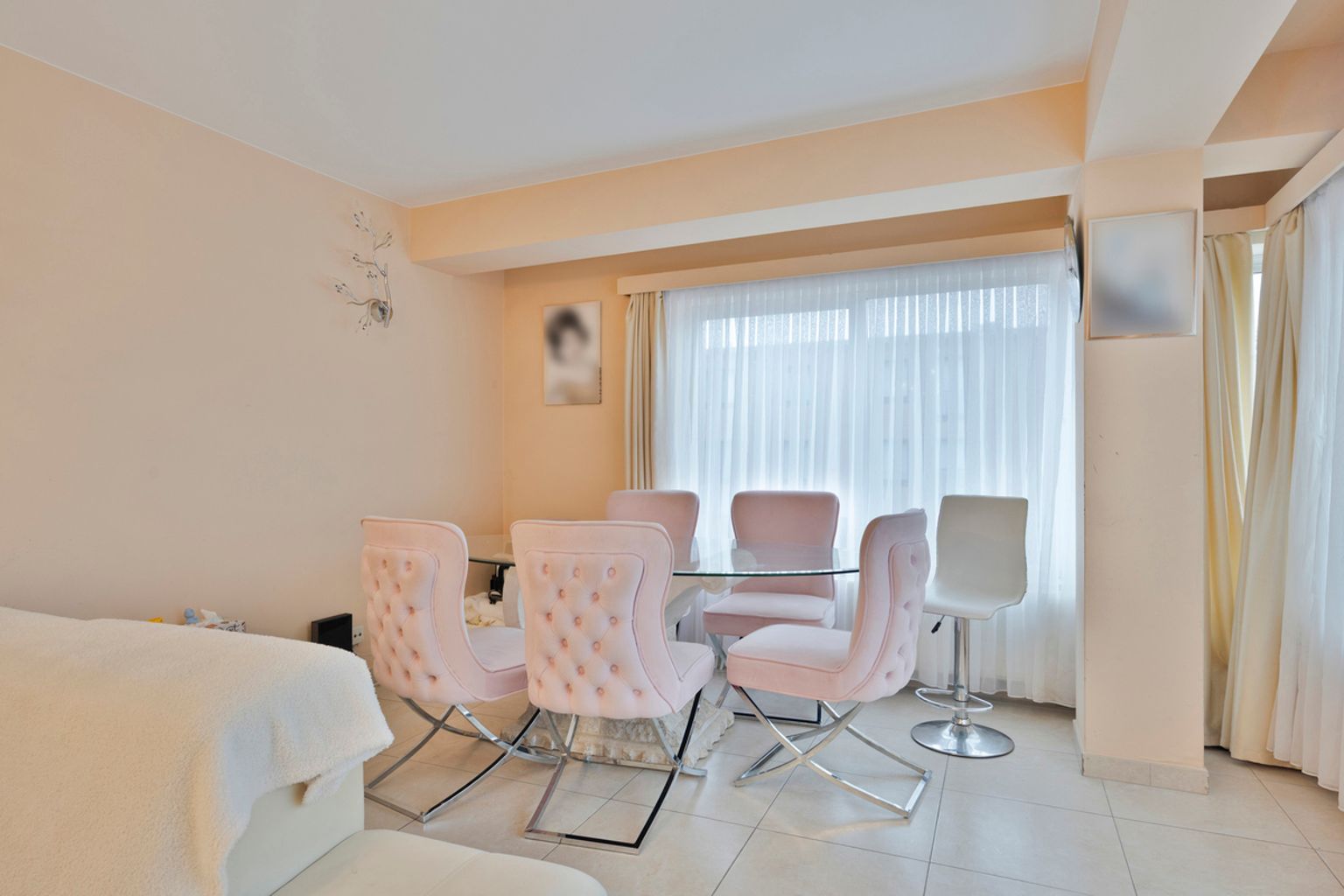 Instapklaar 1 slaapkamer lichtrijk en modern hoekappartement foto 4