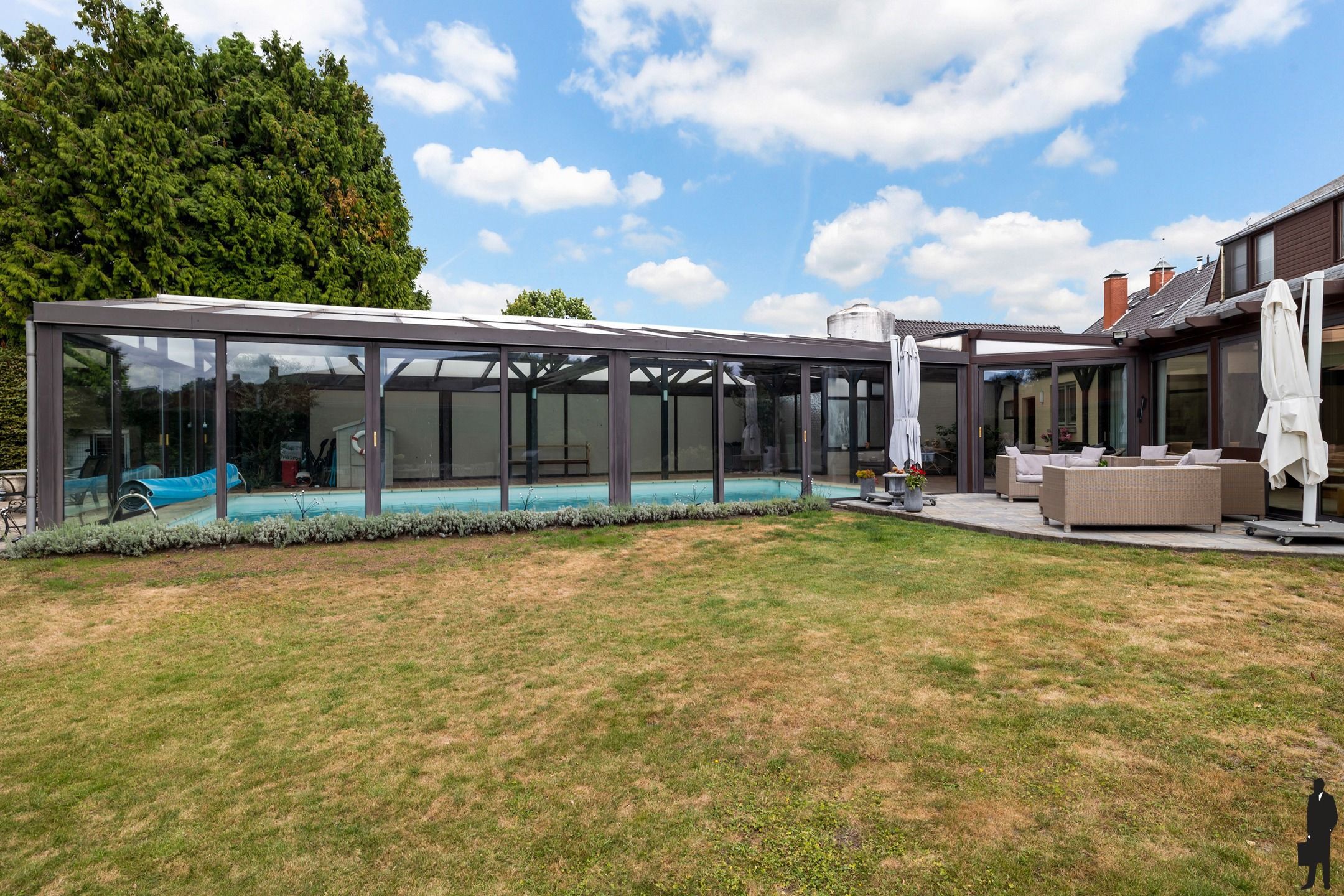 Villa met binnenzwembad, royale tuin en perfecte ligging foto 25