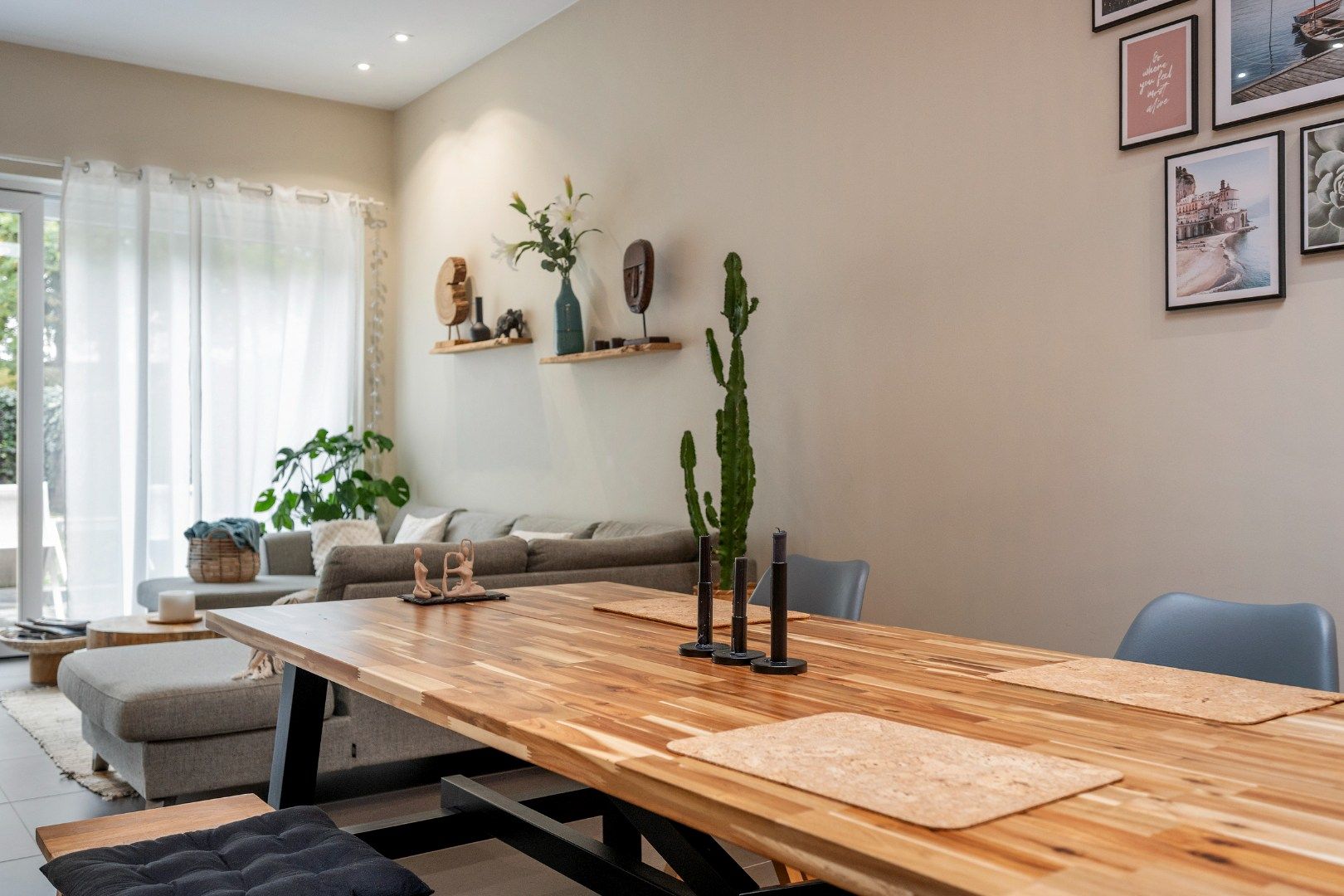 Verzorgde, instapklare woning met 3 slaapkamers in hartje Ieper foto 5