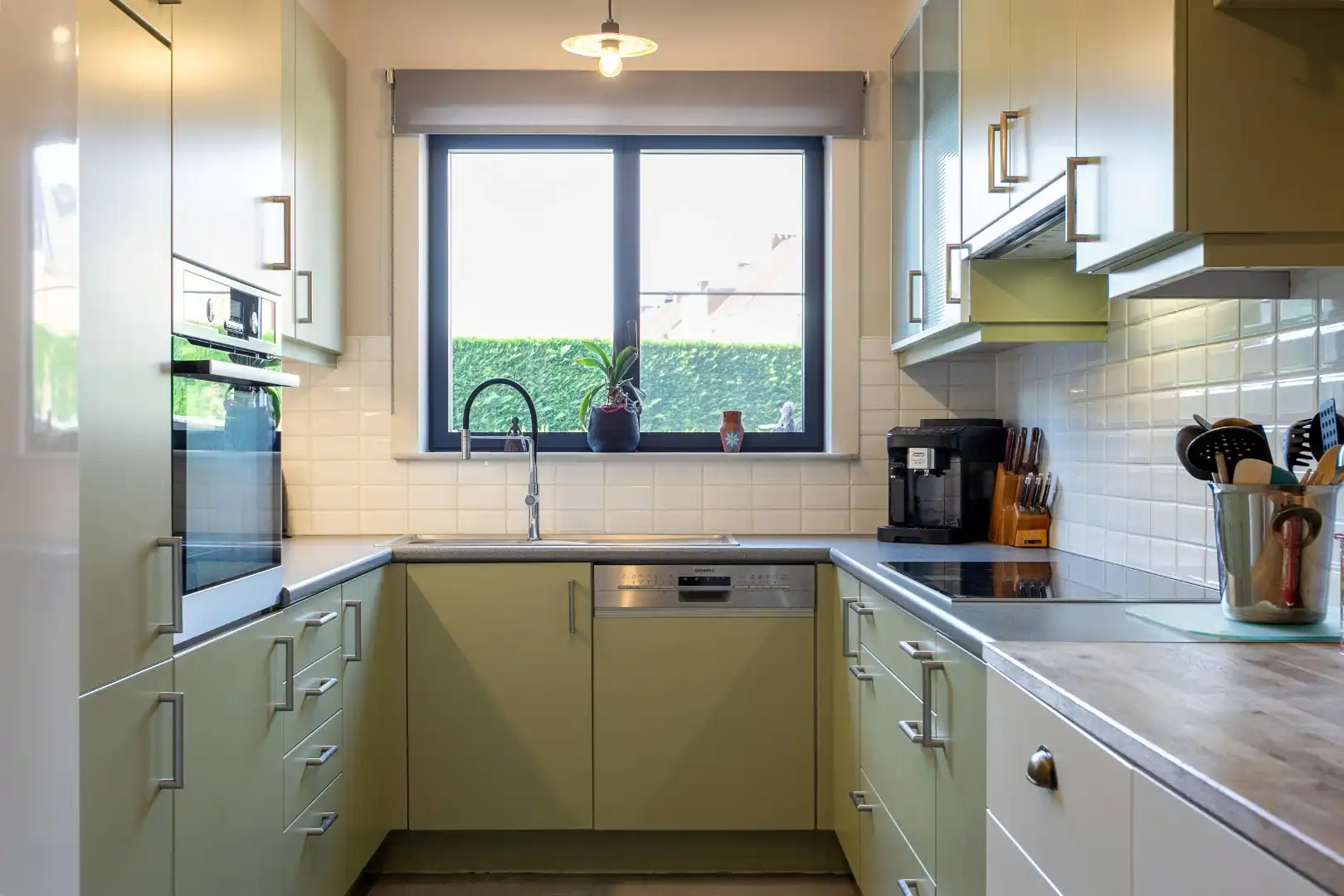 Instapklaar 2 slpk appartement met garage te Halle foto 9