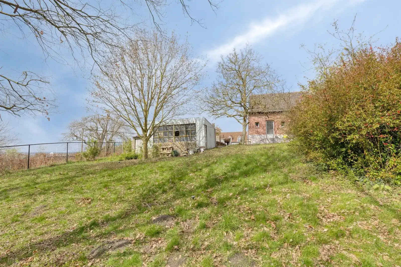 Twee- drigevelwoningen te renoveren. foto 33