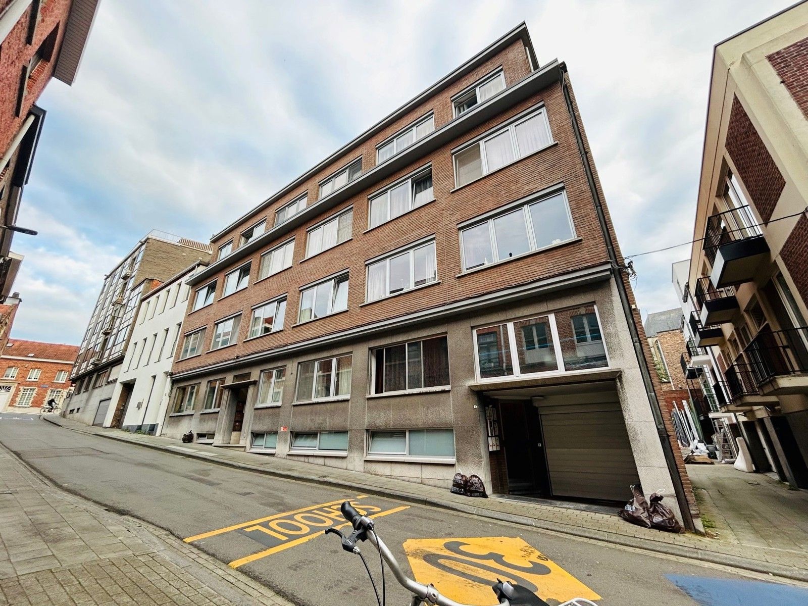 gemeubeld appartement met 2 slpks te Leuven. foto {{pictureIndex}}