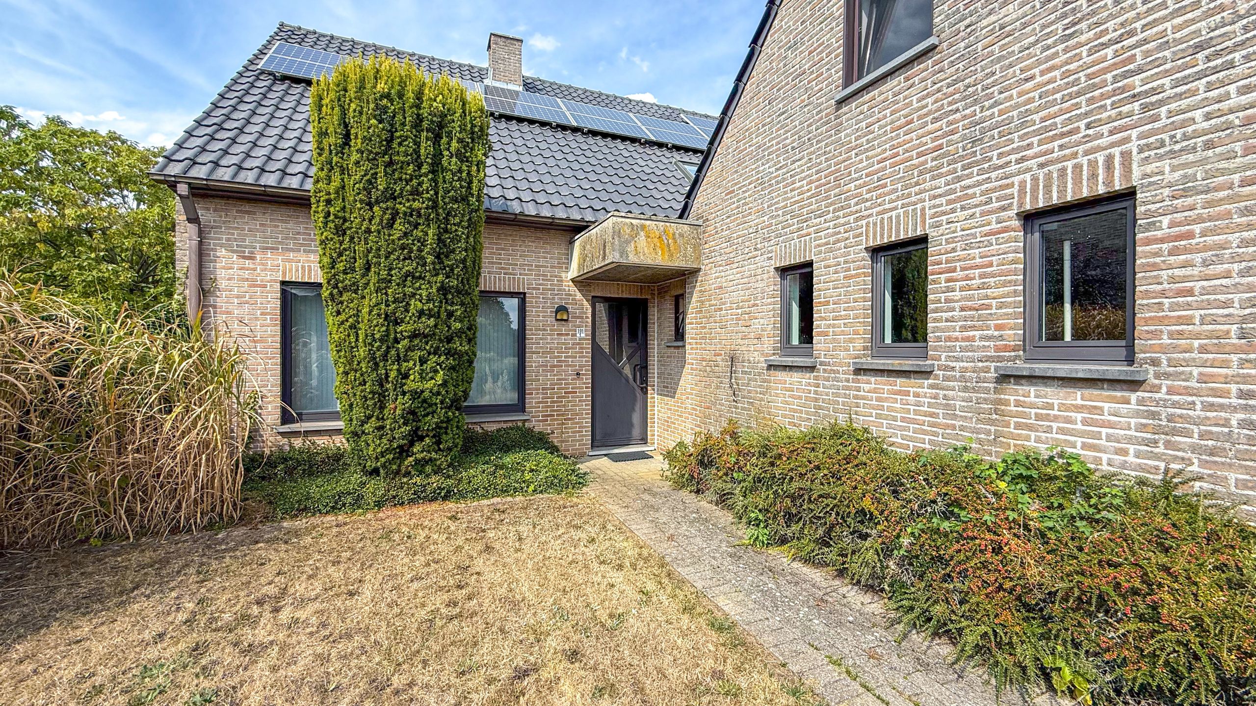 Ruime gezinswoning met 4 tot 5 slpkms en grote omheinde tuin! foto 42