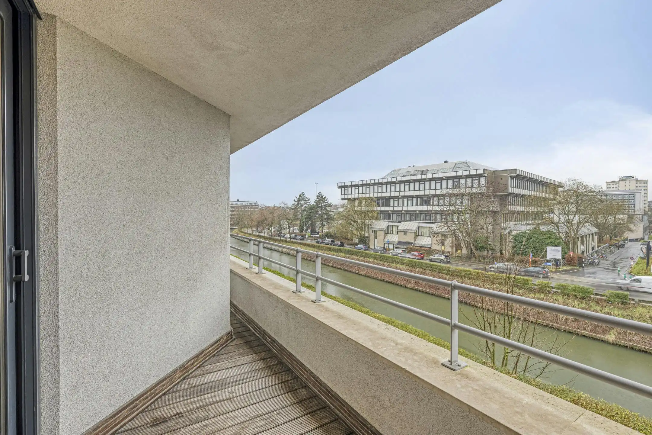 Ruim 3-slaapkamer appartement te koop aan de Eedverbondkaai foto 14