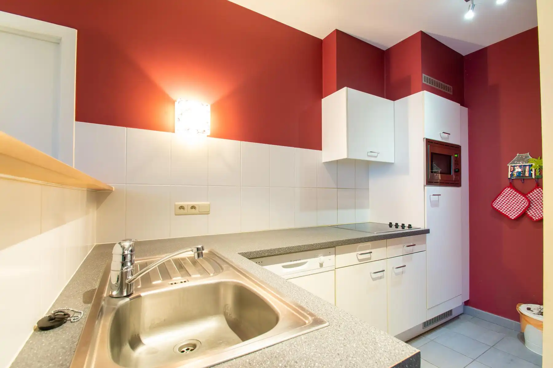 Prachtig gemeubeld app. 2 Kamer + gemeenschappelijke TUIN!!! foto 7