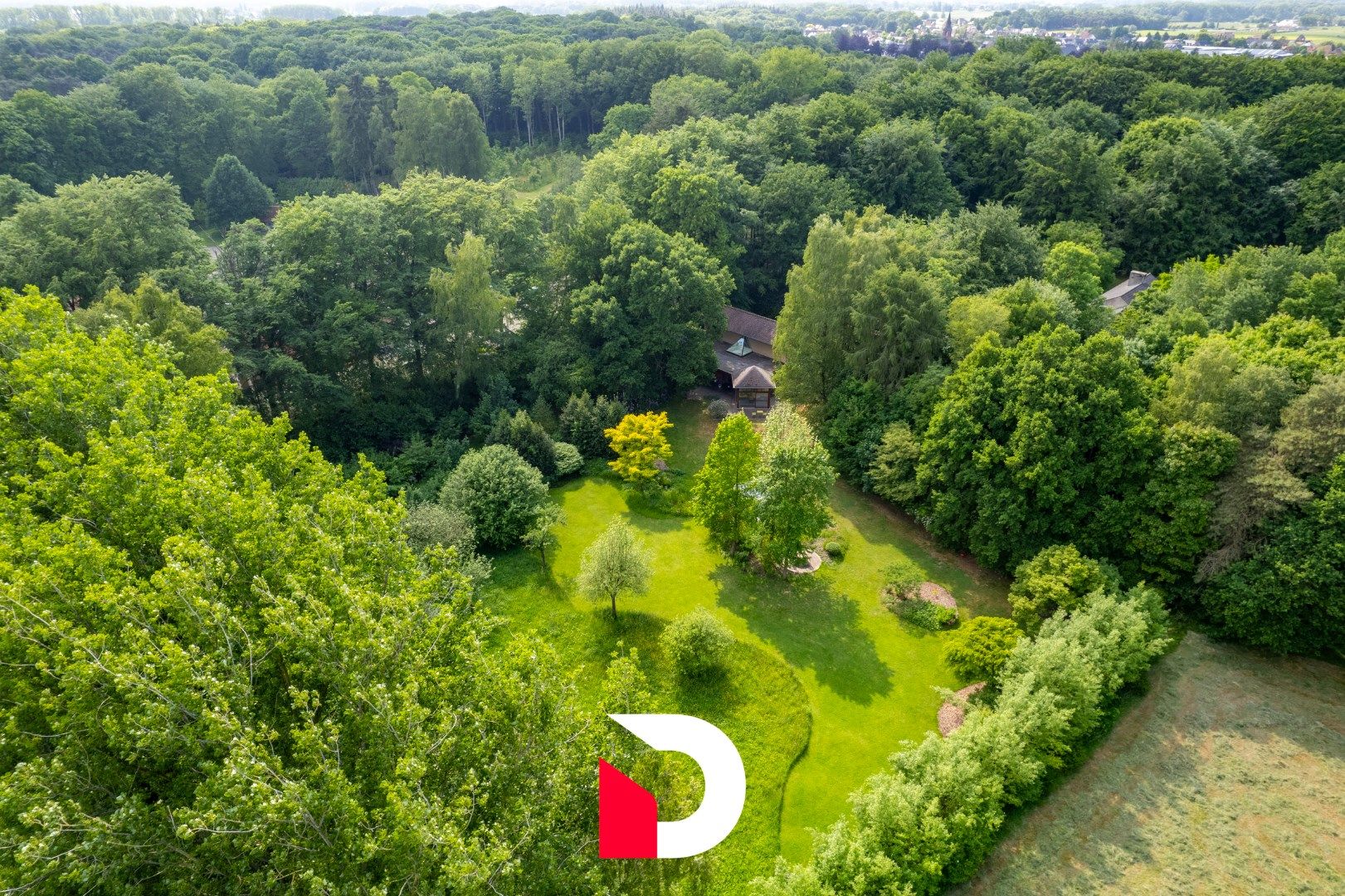 Uniek eigendom in de bossen van Hertsberge foto 3