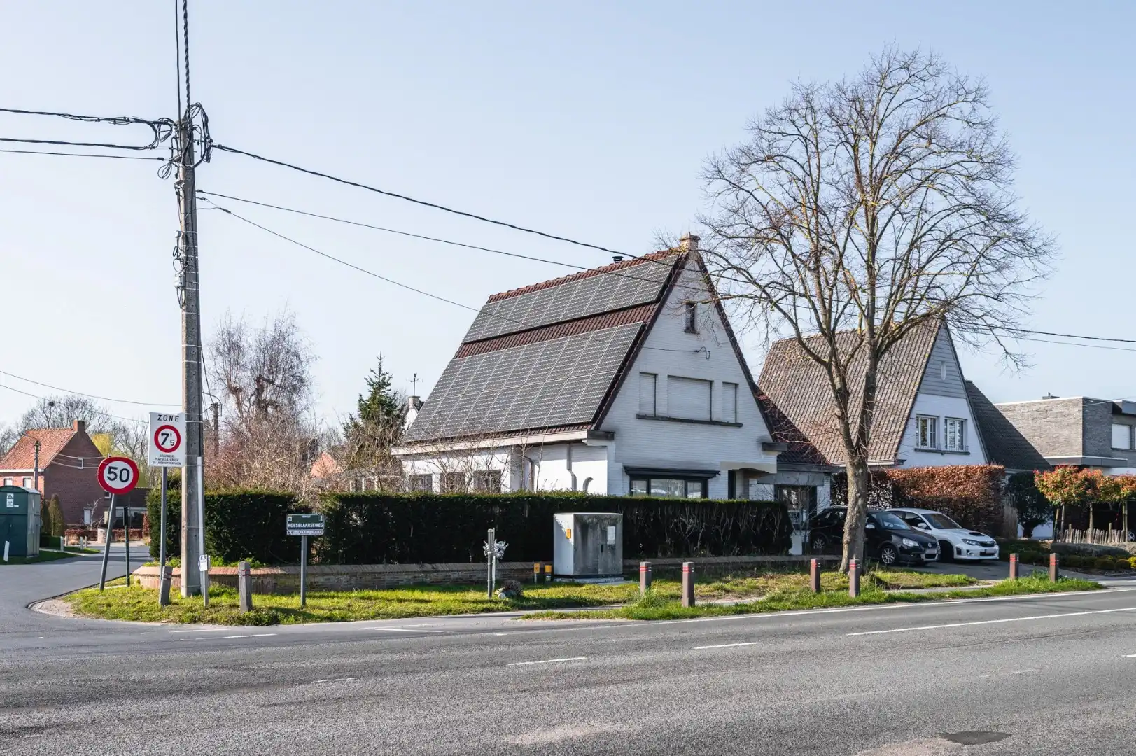 Alleenstaande en bijhuis op ongeveer 809 m² te Torhout. foto 3