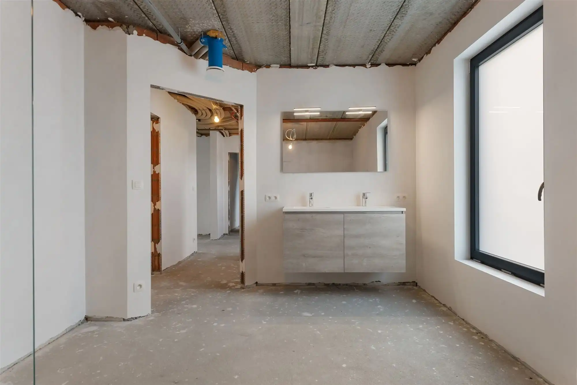 AF TE WERKEN RUIME WONING (222M²) MET 2 SLAAPKAMERS EN TUIN MET TUINKAMER OP 6A 81CA TE PAAL  foto 14