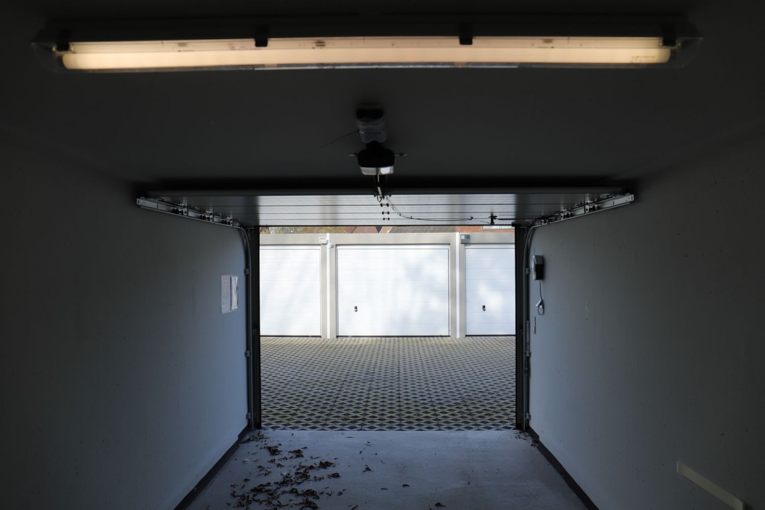 Te huur: 2 moderne garages in het centrum foto 4