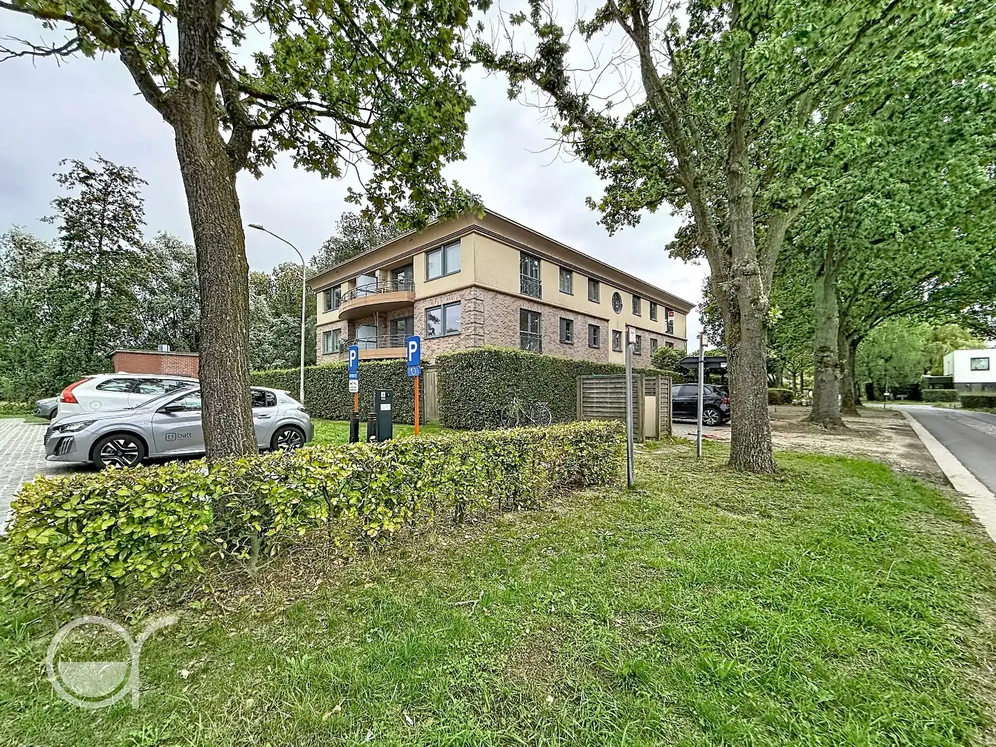 Mooi appartement met twee slaapkamers in Sint-Martens-Latem foto {{pictureIndex}}