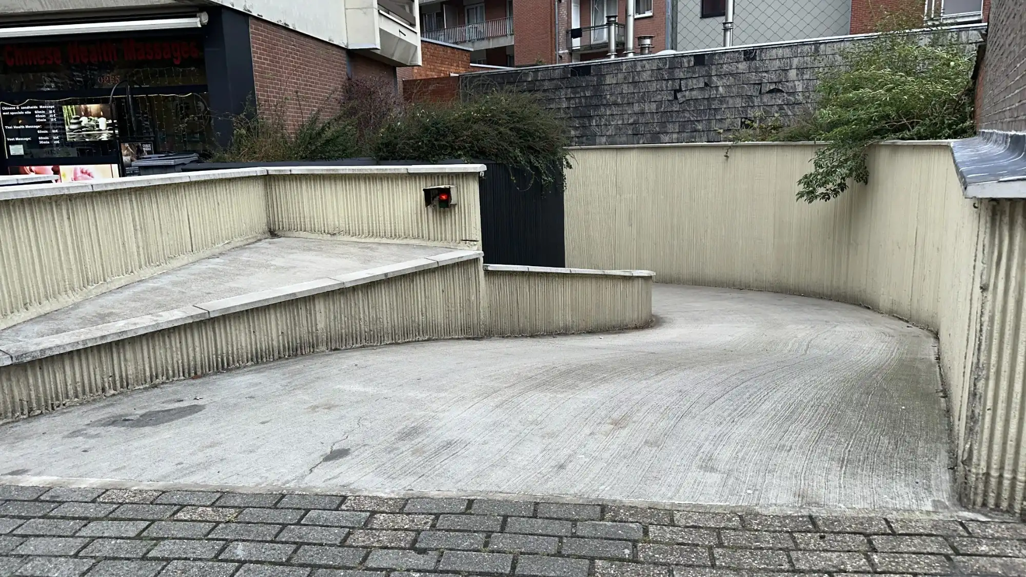 Centraal gelegen autostaanplaats foto 3