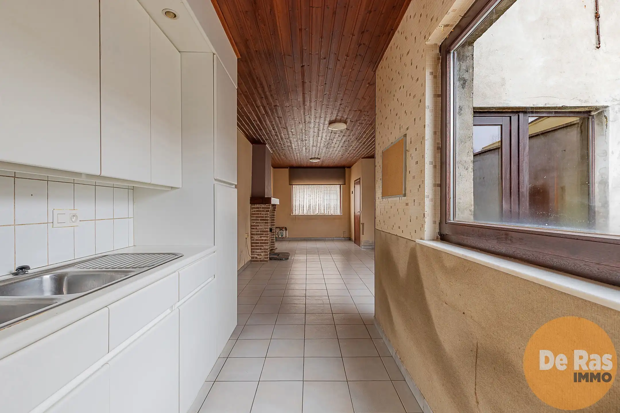 LEDE Centraal gelegen renovatiewoning met terras foto 14