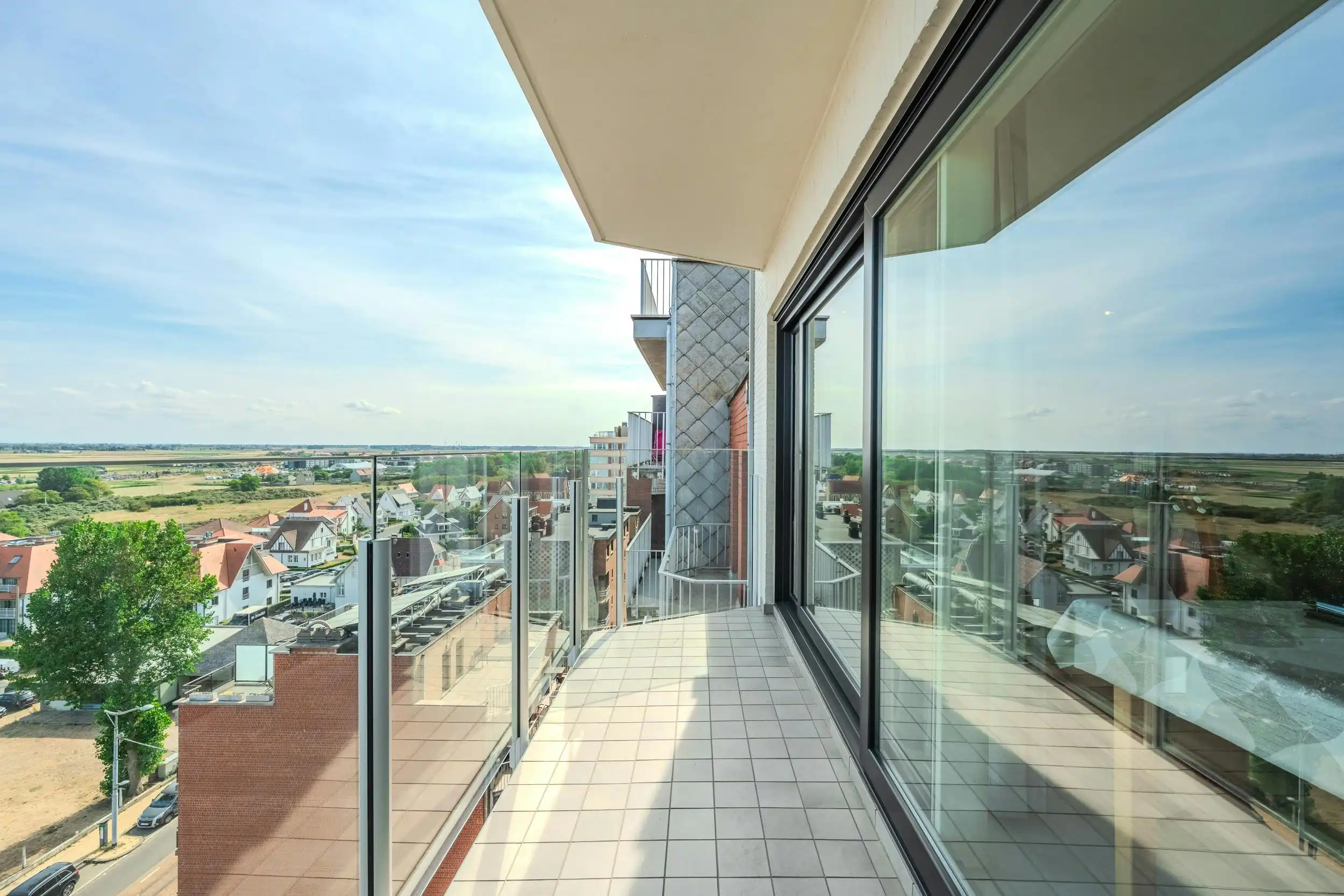 Zonnige studio met terras en zicht op het hinterland! foto 2