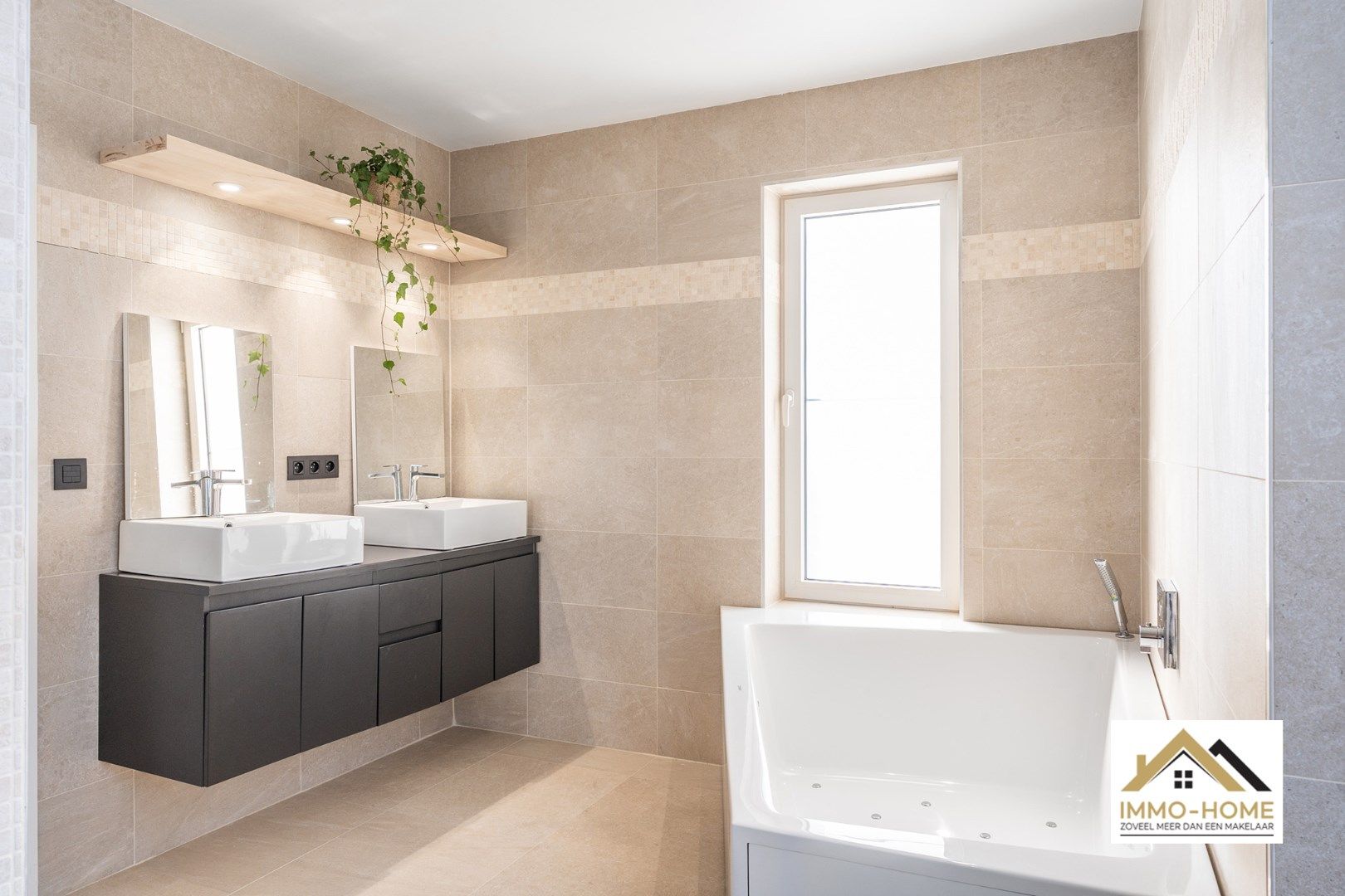Recent gerenoveerde woning met magazijn en atelier-ruimte  foto 11