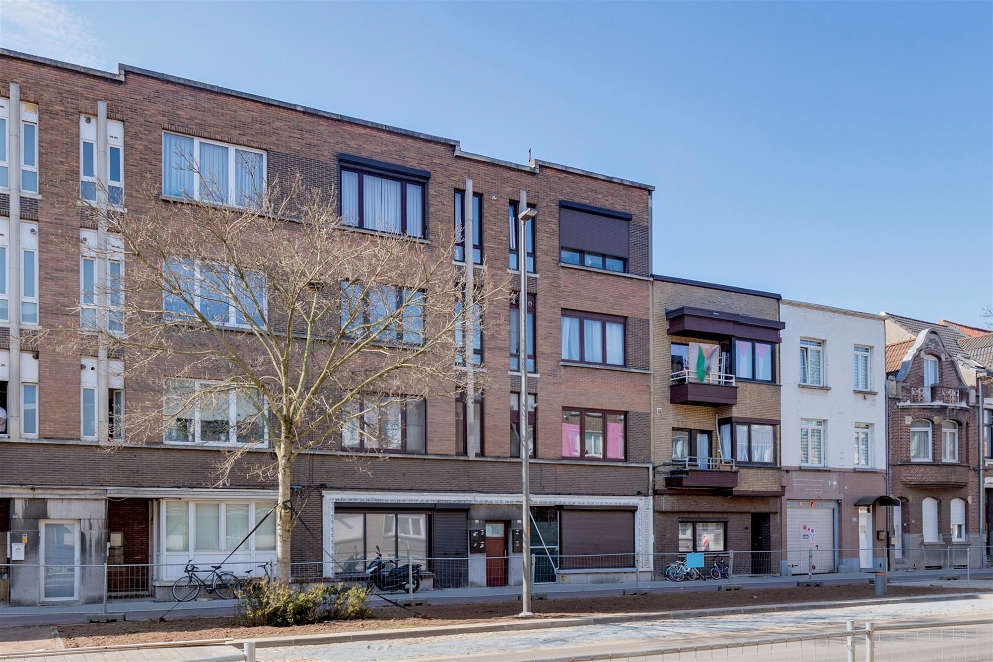 Op te frissen 1-slaapkamer appartement in Deurne foto 2