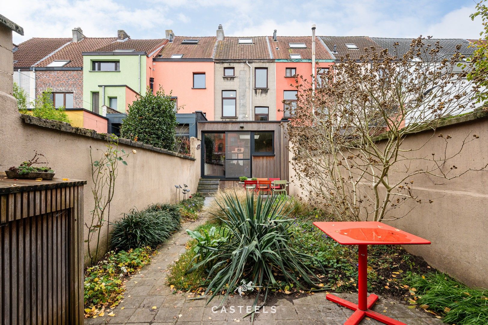 Goed gelegen stadswoning met drie slaapkamers nabij De Visserij foto 2