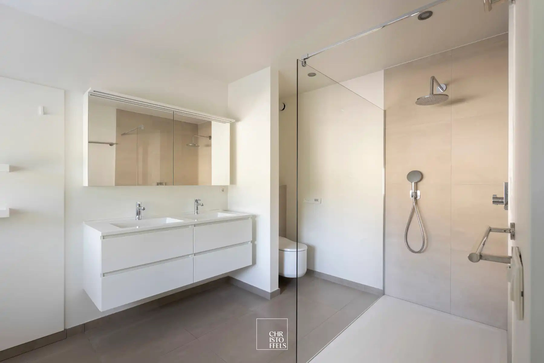 Architecturale villa  (488m²) met buitenzwembad op perceel van 1.281m²  foto 27