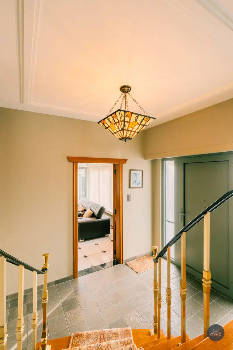 Charmante open bebouwing met grote garage en groene tuin foto 21