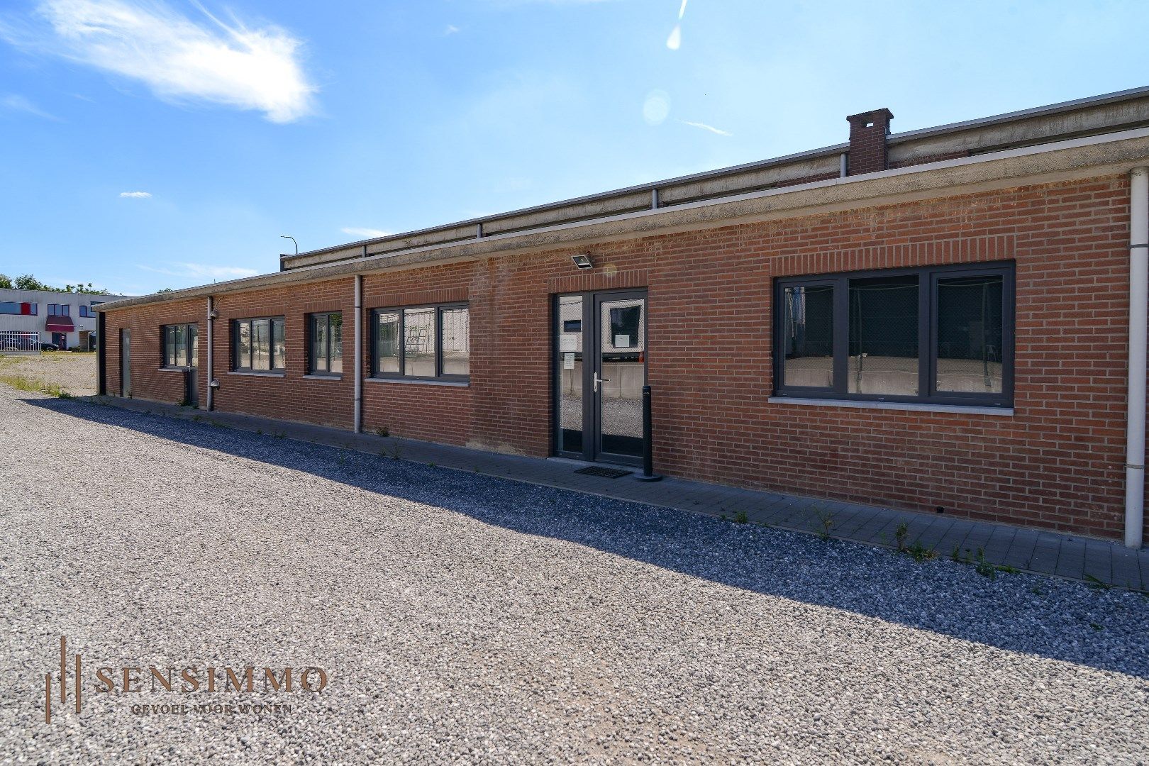 Ruime loods, geschikt voor vrachtwagengarage, op industriezone in Houthalen-Helchteren foto 18