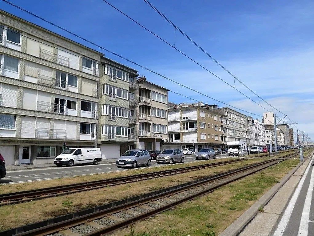 Volledig gerenoveerd én lichtrijk appartement met slaapkamer, vlak aan zee foto {{pictureIndex}}