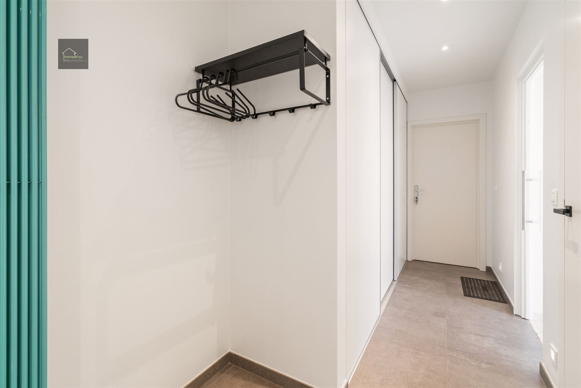 Ruim instapklaar appartement met groot Zuid-gericht terras! foto 3