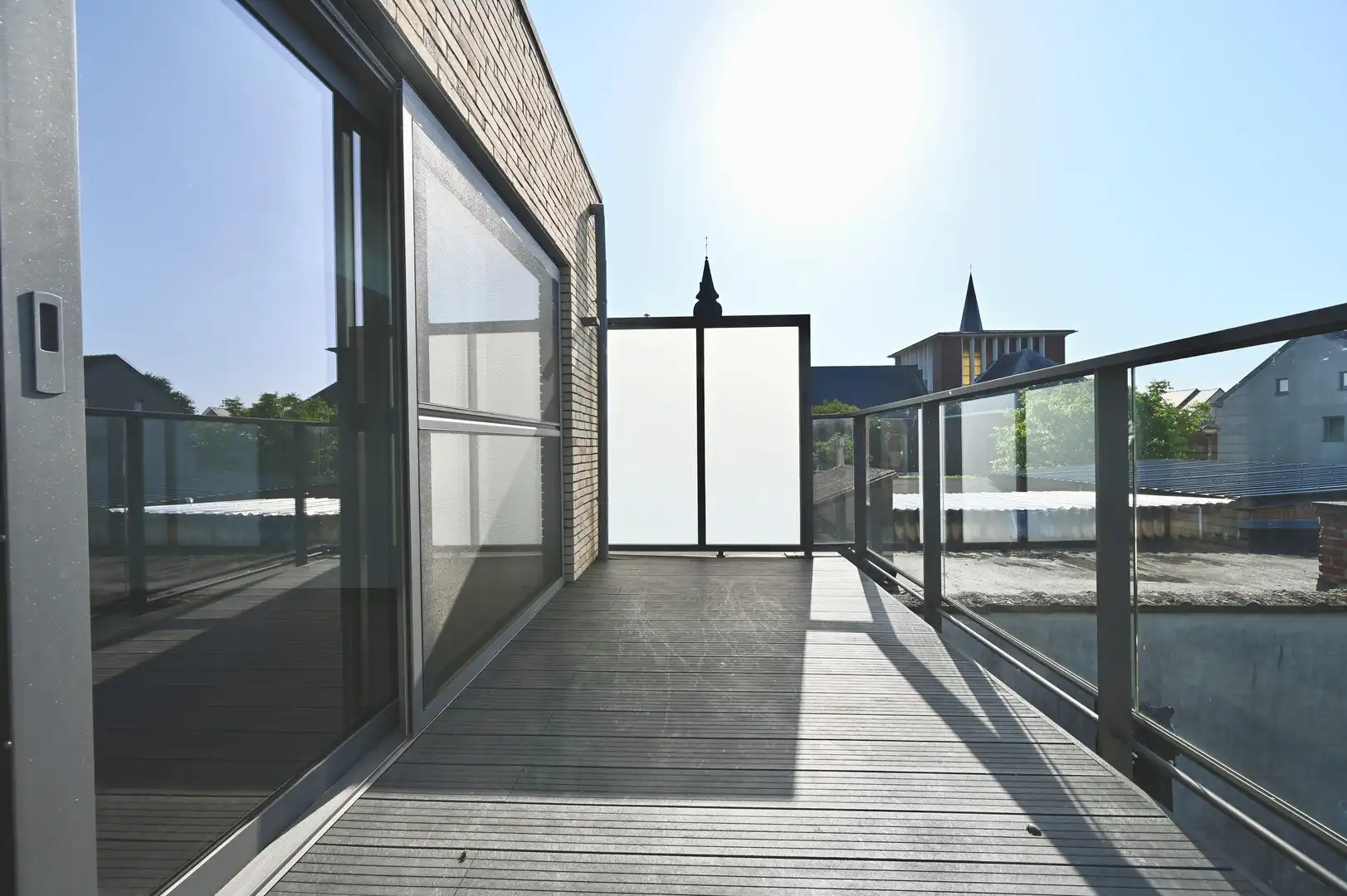 Duplex appartement met 3 slaapkamers, 2 badkamers en 1 autostaanplaats. foto {{pictureIndex}}