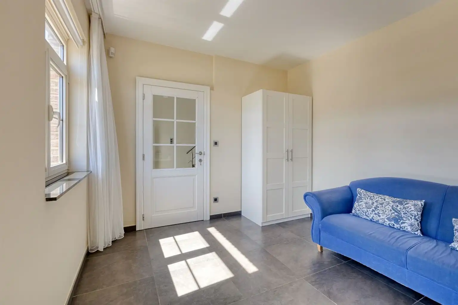 Prachtige vrijstaande villa met 5 (+3) slaapkamers, garage en omheinde tuin, ideaal gelegen op een boogscheut van het centrum van Maaseik.  foto 12