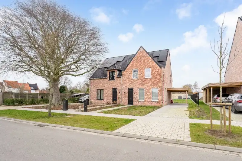 Energiezuinige nieuwbouwwoning op perceel van 435m² foto {{pictureIndex}}