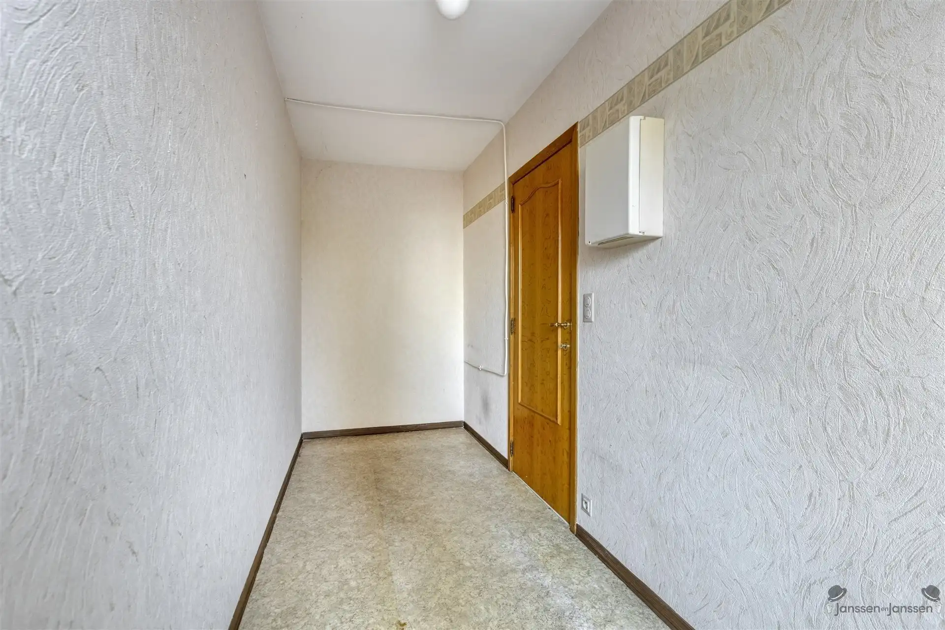 Lichtrijk 2-slaapkamerappartement met garagebox in het hart van Leopoldsburg! foto 14