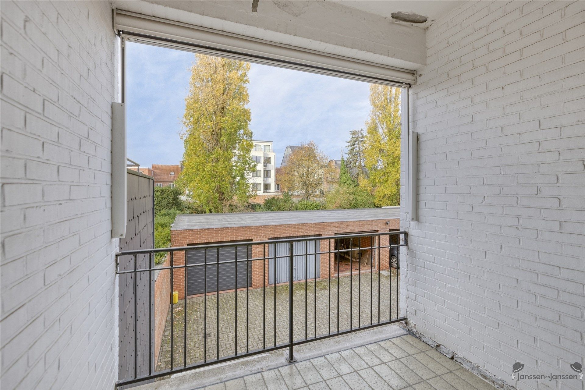 Lichtrijk 2-slaapkamerappartement met garagebox in het hart van Leopoldsburg! foto 14