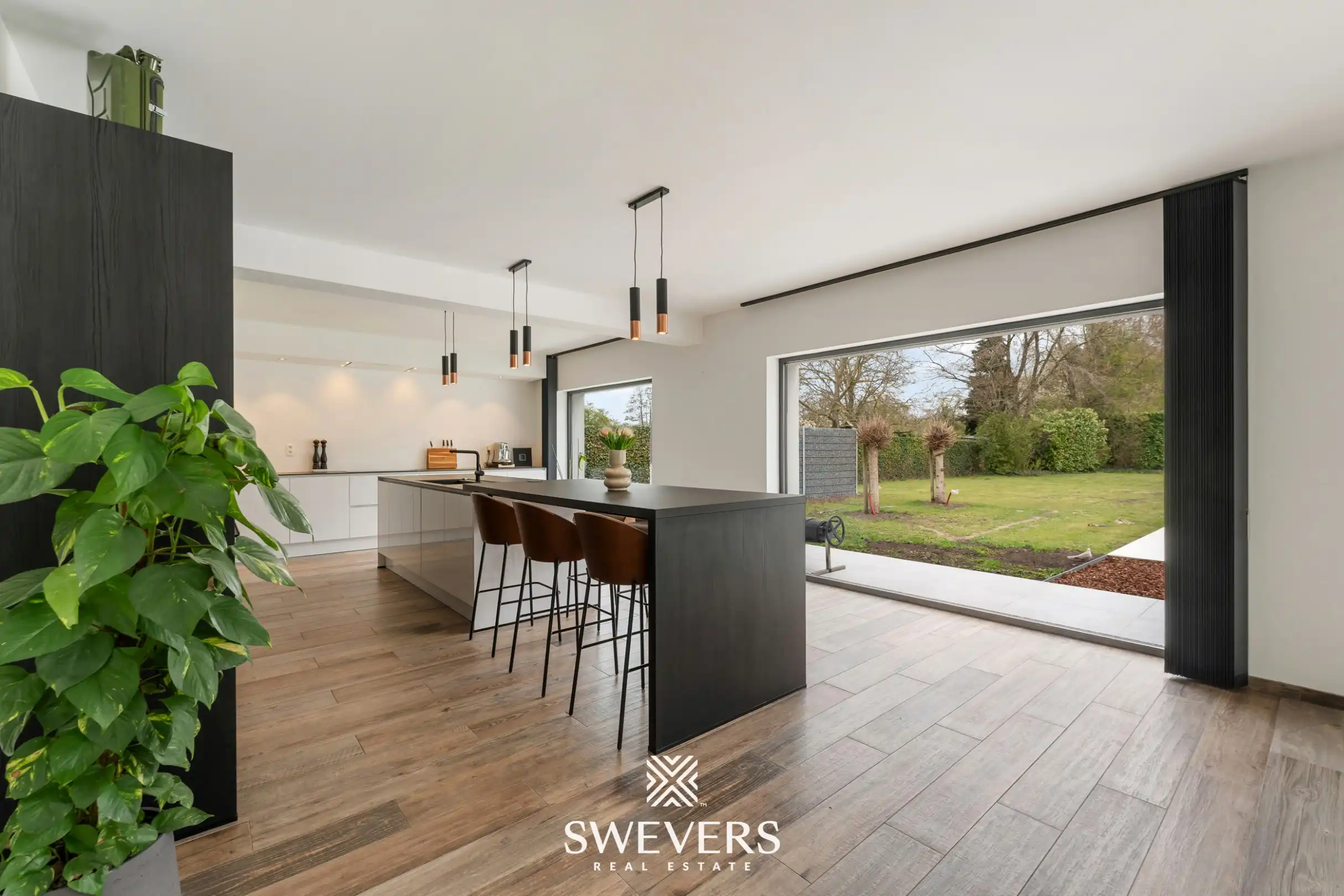Volledig gerenoveerde villa met zwembad op prachtig perceel van 27a 49ca in Herk-de- Stad foto 12