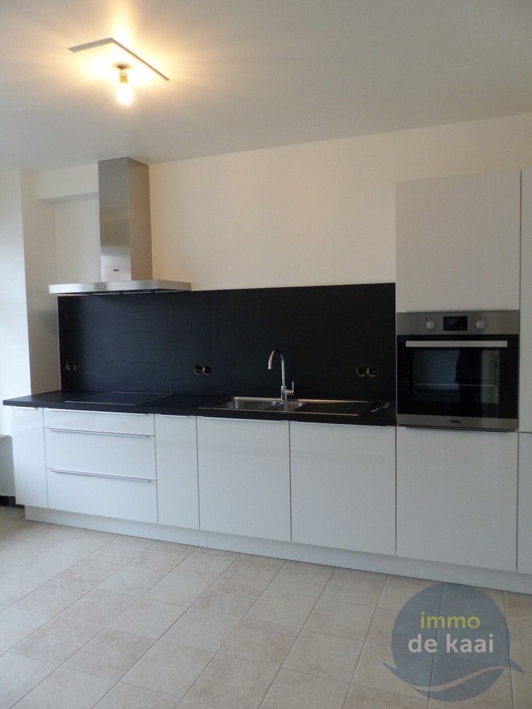 Uiterst ruim appartement in hartje Lombardsijde. foto 5