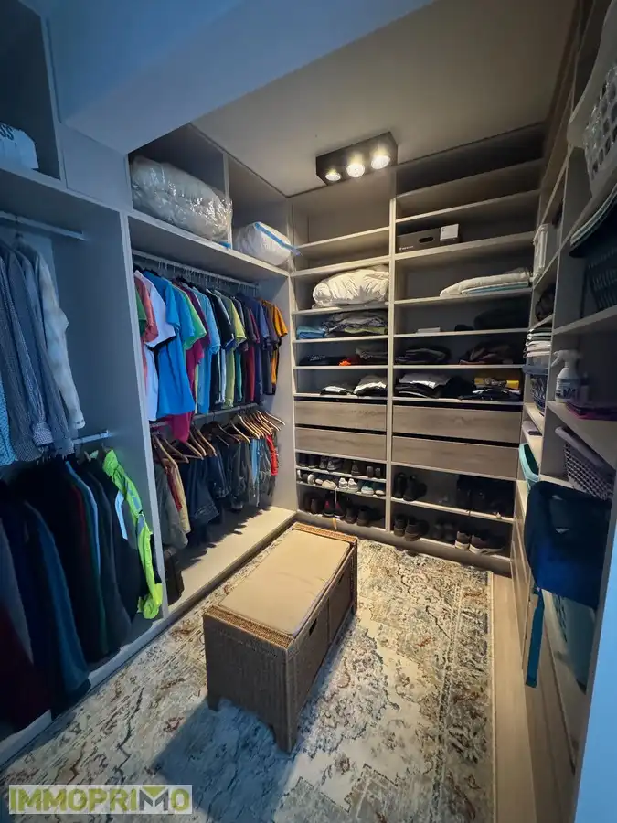 Zeer ruim en lichtrijk appartement te huur foto 12