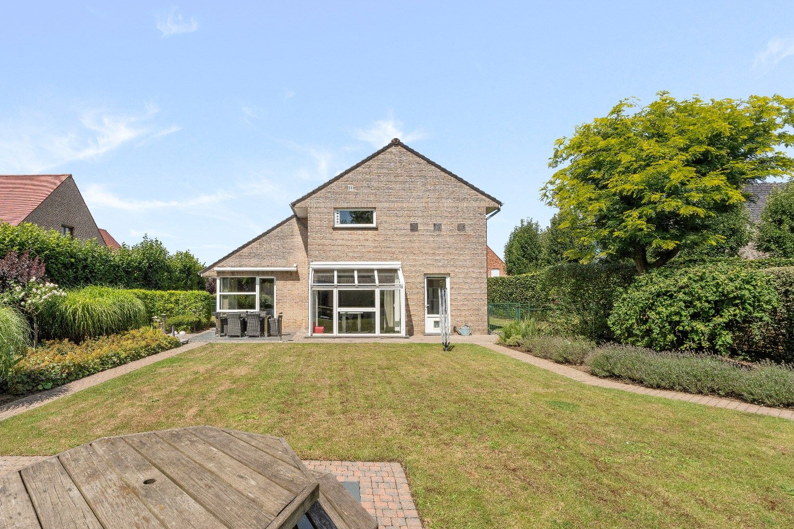 Unieke, uitstekend onderhouden villa in het hart van Ieper – rust, ruimte en comfort foto 8