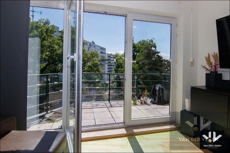 Instapklaar 2 slpk-appartement aan de standsrand van Genk foto 7