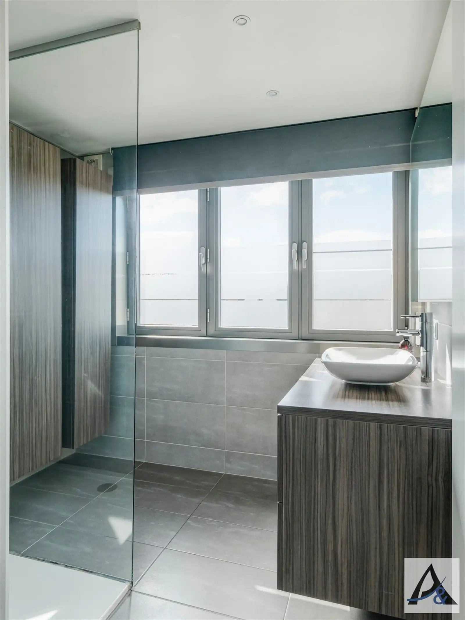 Instapklare eengezinswoning met prachtige tuin! foto 30