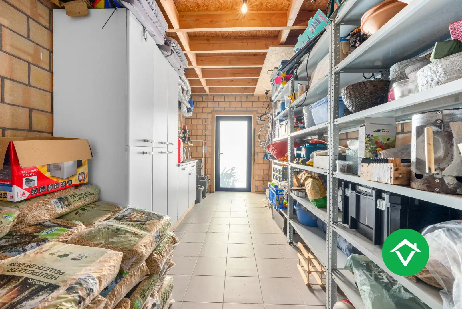 Instapklare woning met 4 slaapkamers en garage te Koekelare foto 18